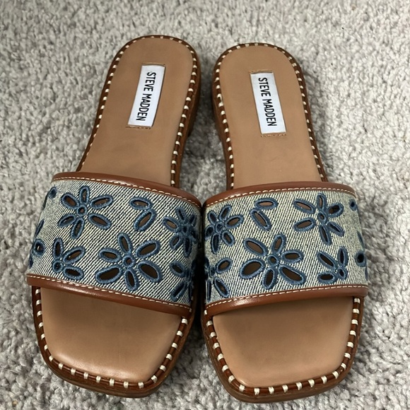 size 7 steve madden sandals wore once - Picture 5 of 6